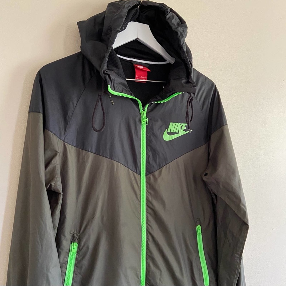 Nike Green Performance Jacket For Active Pursuits - image 2